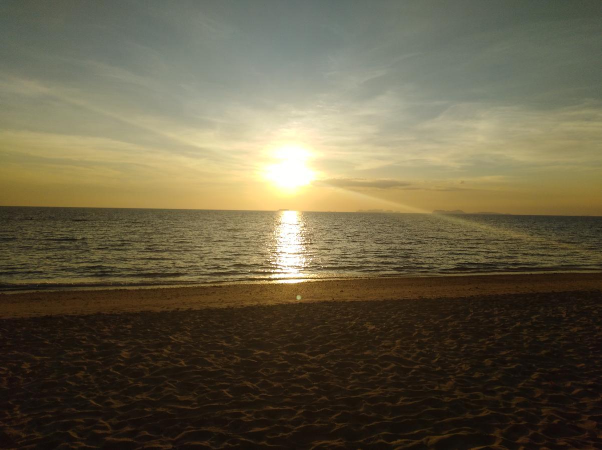 Relax Beach House Ко-Ланта Екстер'єр фото